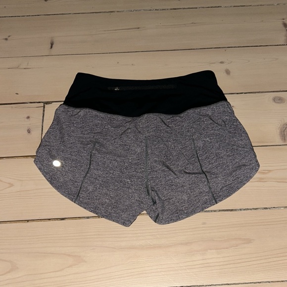 Lululemon high rise speed up shorts 2 inches - Picture 2 of 4